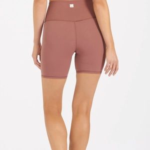 vuori rib studio shorts in terracotta